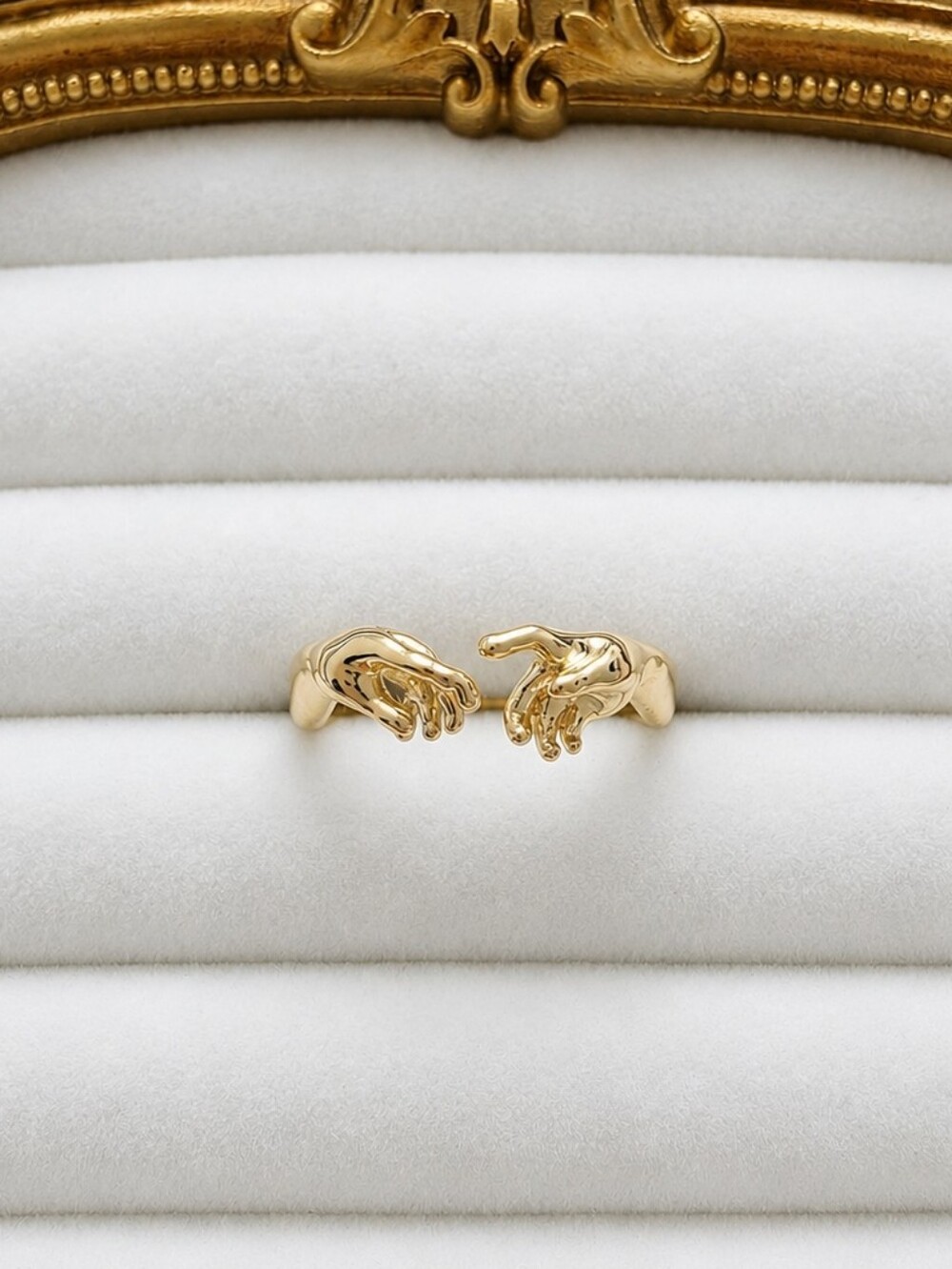 Michelangelo Inspired "Creation of Adam" Hand Ring – Gold Tone | Size 6 | New - Picture 1 of 4